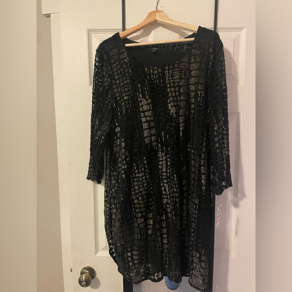 Alfani Macy’s Black & Gold Metallic Tunic Top - NWT - Size 3X